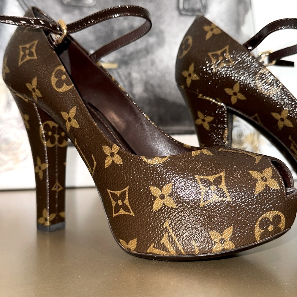Louis Vuitton platform BRO132